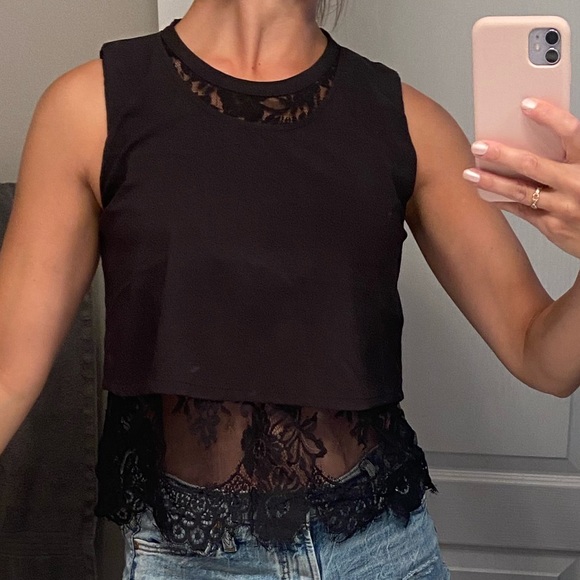 Elegant black lace top - Picture 2 of 9